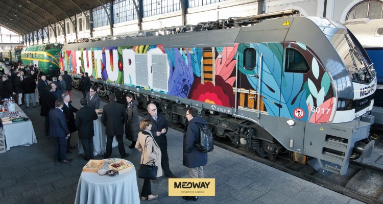 Nova Locomotiva Decorada